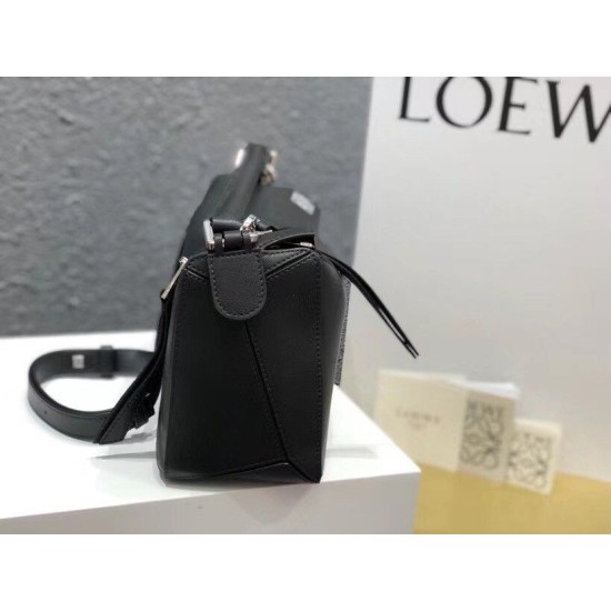Migliore Repliche Loewe Piccolo Puzzle Borsa Nero Vitello Economiche Outlet Online