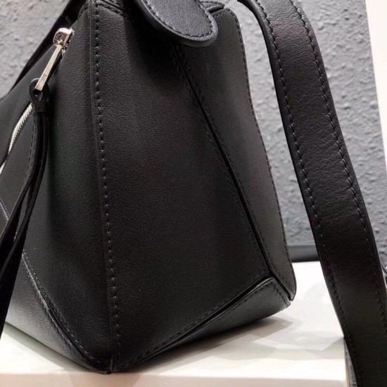 Migliore Repliche Loewe Piccolo Puzzle Borsa Nero Vitello Economiche Outlet Online
