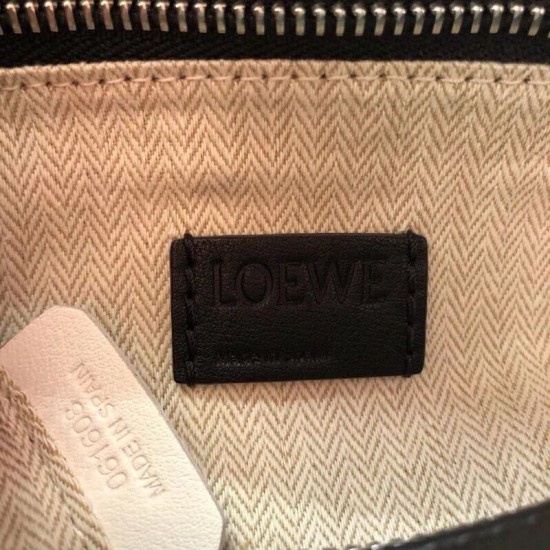 Migliore Repliche Loewe Piccolo Puzzle Borsa Nero Vitello Economiche Outlet Online