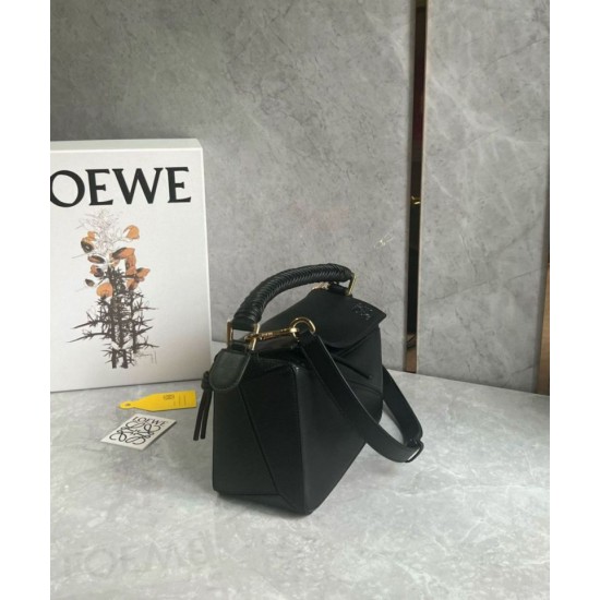 Replica perfetta Loewe Puzzle Piccolo Borsa Nero Vitello con Manico Intrecciato Imitazione Outlet Online