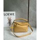 Miglior Falso Loewe Puzzle Piccolo Borsa Sahara Vitello con Manico Intrecciato Economiche Premium