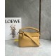 Miglior Falso Loewe Puzzle Piccolo Borsa Sahara Vitello con Manico Intrecciato Economiche Premium