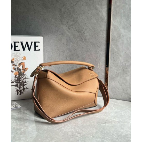 Replica perfetta Loewe Puzzle Medium Borsa Toffee Grained Calfskin Imitazione Outlet Online