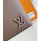 Replica perfetta Louis Vuitton Takeoff Pouch LV Aerogram moka M11485 Imitazione Outlet Online