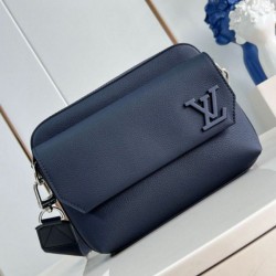 Miglior Falso Borsa a tracolla Louis Vuitton Fastline LV Aerogram blu navy M11600 Economiche Premium