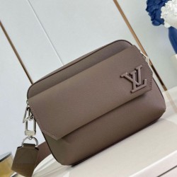 Migliore Repliche Louis Vuitton Fastline Messenger Borsa LV Aerogram color moka M11626 Economiche Outlet Online