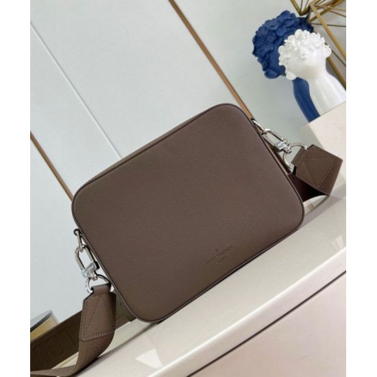 Migliore Repliche Louis Vuitton Fastline Messenger Borsa LV Aerogram color moka M11626 Economiche Outlet Online