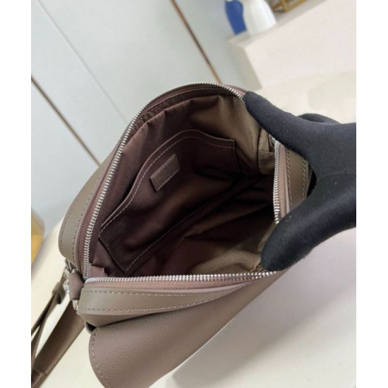 Migliore Repliche Louis Vuitton Fastline Messenger Borsa LV Aerogram color moka M11626 Economiche Outlet Online