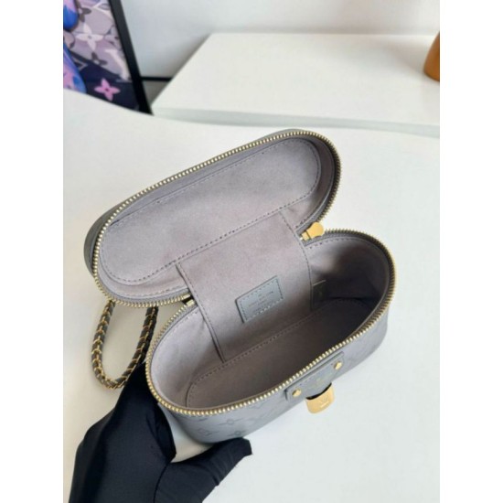 Migliore Repliche Louis Vuitton Vanity Chain Pouch vitello monogram M12427 Economiche Outlet Online