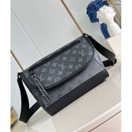 Migliore Repliche Louis Vuitton Pulse Messenger Borsa tela monogram Eclipse M12681 Economiche Outlet Online