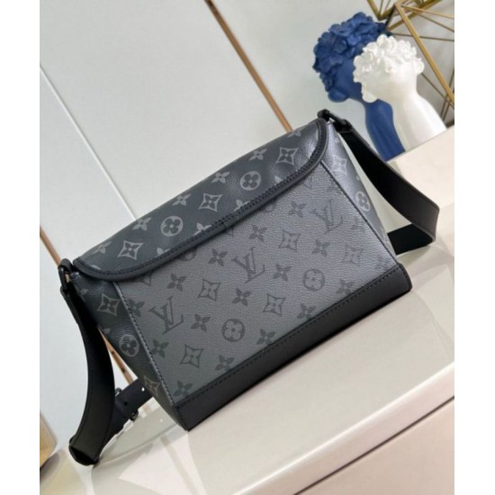 Migliore Repliche Louis Vuitton Pulse Messenger Borsa tela monogram Eclipse M12681 Economiche Outlet Online