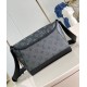 Migliore Repliche Louis Vuitton Pulse Messenger Borsa tela monogram Eclipse M12681 Economiche Outlet Online