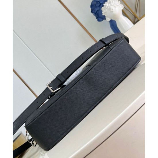 Repliche Louis Vuitton Porte Documents Voyage GM Taiga nera M30967 Imitazioni Premium Miglior Falso Louis Vuitton Porte Documents Voyage GM Taiga nera M30967 Economiche Premium
