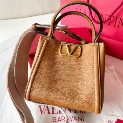 Migliore Repliche Valentino Alltime Piccolo Borsa Marrone vitello granata Economiche Outlet Online