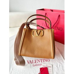 Replica perfetta Valentino Alltime Medium Borsa Marrone vitello granata Imitazione Outlet Online