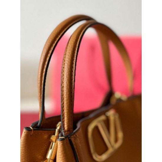 Replica perfetta Valentino Alltime Medium Borsa Marrone vitello granata Imitazione Outlet Online