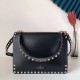 Perfette Qualità Repliche Valentino Rockstud Crossbody Borsa Nero Vitello Imitazione Replica perfetta Valentino Rockstud Crossbody Borsa Nero Vitello Imitazione Outlet Online