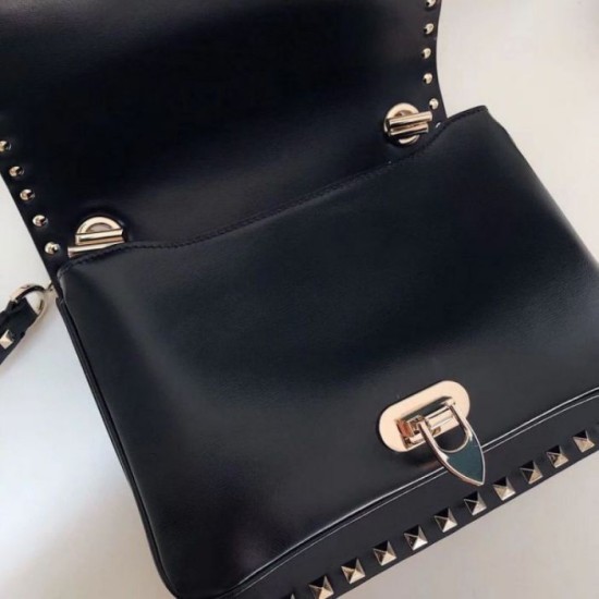 Perfette Qualità Repliche Valentino Rockstud Crossbody Borsa Nero Vitello Imitazione Replica perfetta Valentino Rockstud Crossbody Borsa Nero Vitello Imitazione Outlet Online