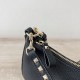 Replica perfetta Valentino Rockstud Piccolo Hobo Borsa Nero vitello granata Imitazione Outlet Online