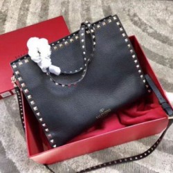 Perfette Qualità Repliche Valentino Nero Medium Rockstud Top Handle Borsa Imitazione