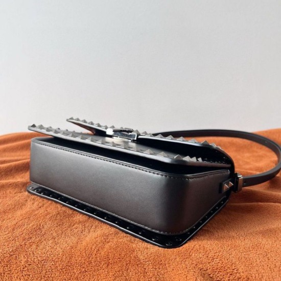 Replica perfetta Valentino Rockstud23 Borsa a tracolla vitello nera Imitazione Outlet Online