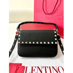 Replica perfetta Valentino Rockstud Pouch Borsa Nero Granulato Imitazione Outlet Online