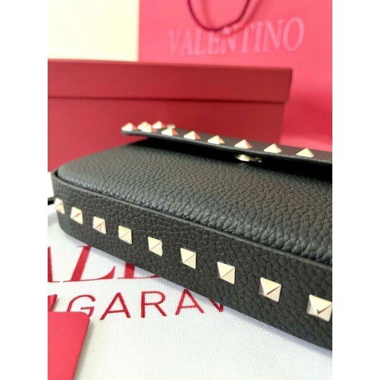 Replica perfetta Valentino Rockstud Pouch Borsa Nero Granulato Imitazione Outlet Online