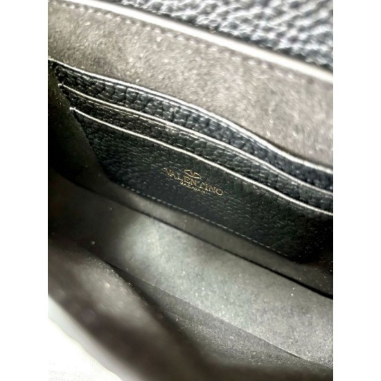 Replica perfetta Valentino Rockstud Pouch Borsa Nero Granulato Imitazione Outlet Online