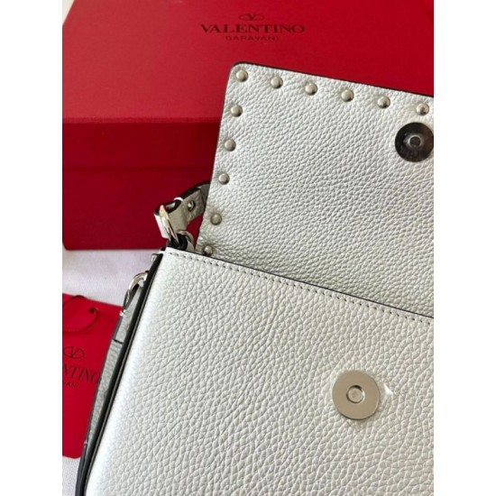 Migliore Repliche Valentino Rockstud Pouch Borsa Bianco Granulato Economiche Outlet Online