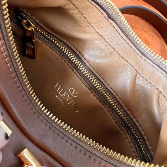 Miglior Falso Valentino Stud Sign Hobo Borsa Marrone Scuro Economiche Premium