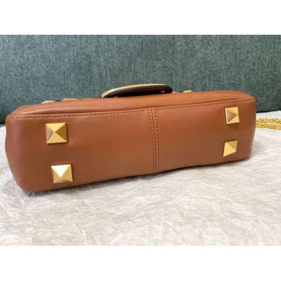 Migliore Repliche Valentino Stud Sign Borse a tracolla Marrone Nappa Economiche Outlet Online