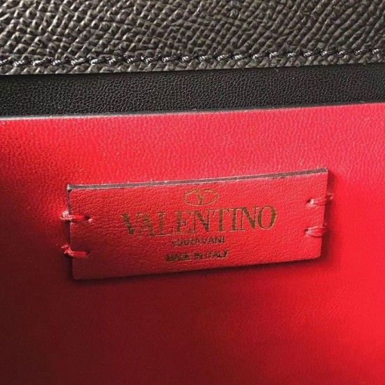 Valentino Piccolo Vsling Borse a tracolla Nero Granulato Replica originale di alta qualità Perfette Qualità Repliche Valentino Piccolo Vsling Borse a tracolla Nero Granulato Imitazione