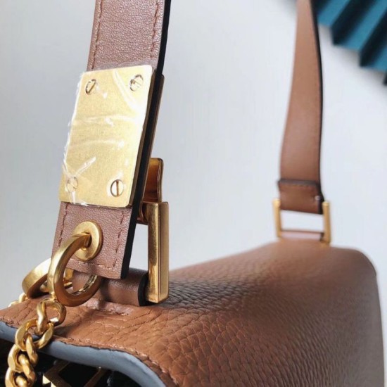Valentino Vsling Grande Borse a tracolla Marrone Vitello Granulato Replica originale di alta qualità Migliore Repliche Valentino Vsling Grande Borse a tracolla Marrone Vitello Granulato Economiche Outlet Online
