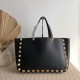 Perfette Qualità Repliche Valentino Roman Stud Tote Borsa Nero Vitello Granulato Imitazione