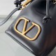 Miglior Falso Valentino VLogo Signature Mini Bucket Borsa Nero Calfskin Economiche Premium