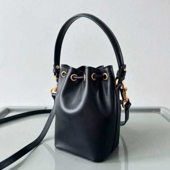 Miglior Falso Valentino VLogo Signature Mini Bucket Borsa Nero Calfskin Economiche Premium