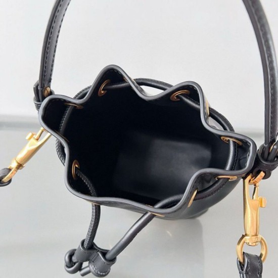 Miglior Falso Valentino VLogo Signature Mini Bucket Borsa Nero Calfskin Economiche Premium