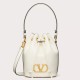 Repliche Valentino VLogo Signature Mini Bucket Borsa Bianco Calfskin Imitazioni Premium Perfette Qualità Repliche Valentino VLogo Signature Mini Bucket Borsa Bianco Calfskin Imitazione