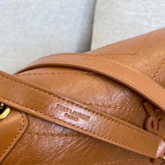 Miglior Falso Borsa Saint Laurent Niki media vitello marrone Economiche Premium