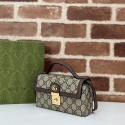 Replica Gucci 837466 Borsa a tracolla maxi Softbit oversize in suede Marrone Imitazione