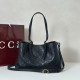 Replica Borsa a tracolla piccola Gucci GG Emblem 847281 Marrone Imitazione