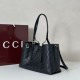 Replica Borsa a tracolla piccola Gucci GG Emblem 847281 Marrone Imitazione