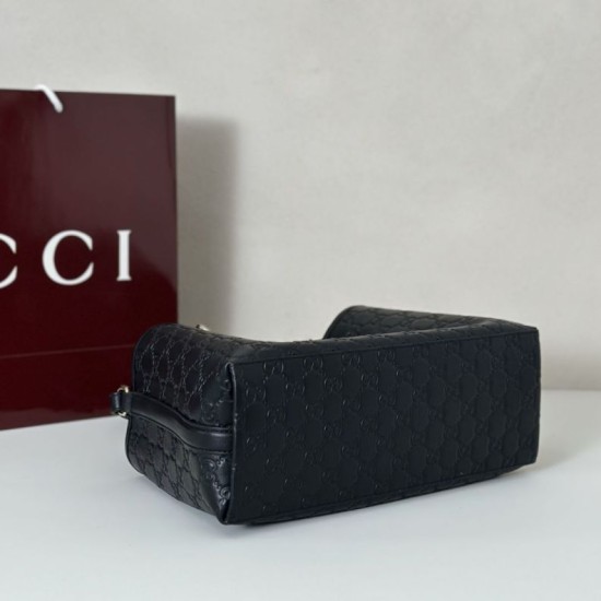 Replica Borsa a tracolla piccola Gucci GG Emblem 847281 Marrone Imitazione