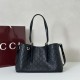 Replica Borsa a tracolla piccola Gucci GG Emblem 847281 Marrone Imitazione