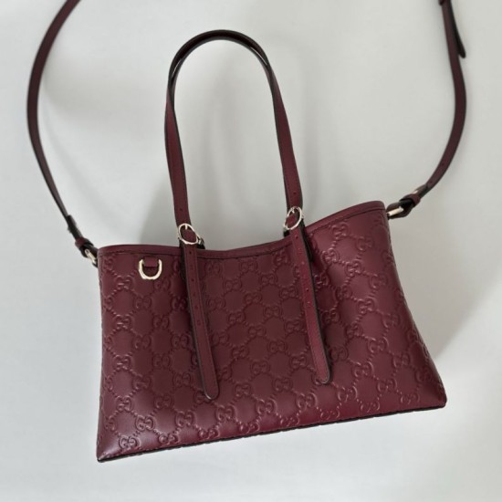 Replica Gucci 815214 Borsa tote media GG Emblem in pelle goffrata nera Imitazione