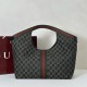 Replica Gucci 815214 Borsa tote media GG Emblem in pelle goffrata rossa Imitazione