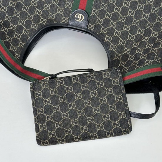 Replica Gucci 815214 Borsa tote media GG Emblem in pelle goffrata rossa Imitazione