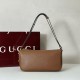 Replica Borsa a tracolla Gucci Half Horsebit Mini/media 860787 Pelle Granata Marrone Imitazione