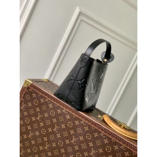 Replica Borsa a secchiello Louis Vuitton All In BB M13480 Nera Imitazione