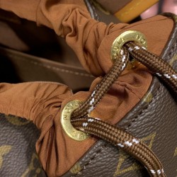 Replica Zaino cargo Montsouris Louis Vuitton G69 da uomo M14015 False Replica Zaino cargo Montsouris Louis Vuitton G69 da uomo M14015 Imitazione